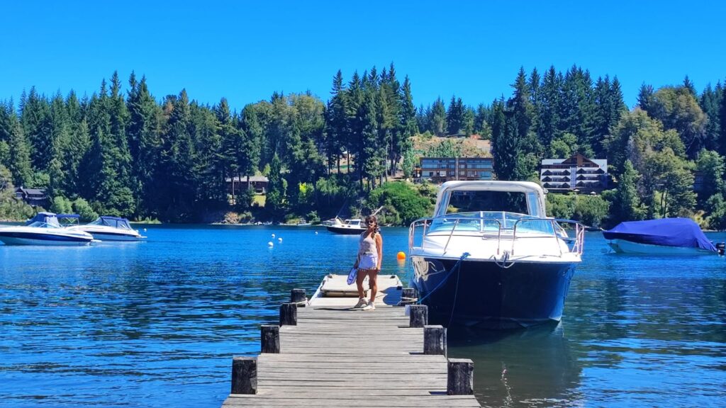 Calle tranquila en Villa La Angostura