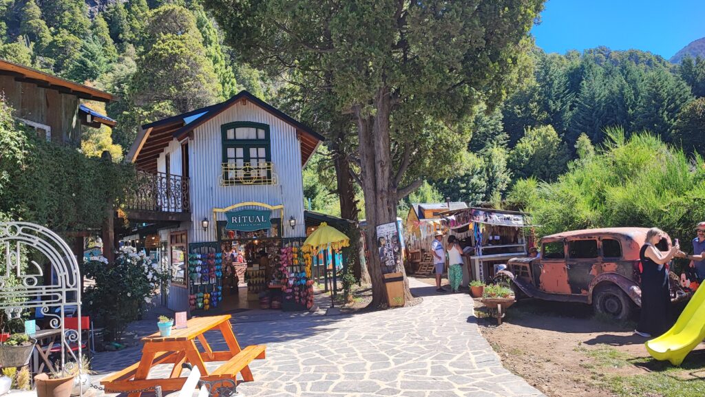 Puesto artesanal en Colonia Suiza