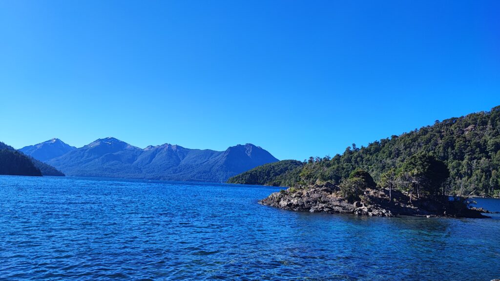 Costa del lago en Bariloche Patagonia