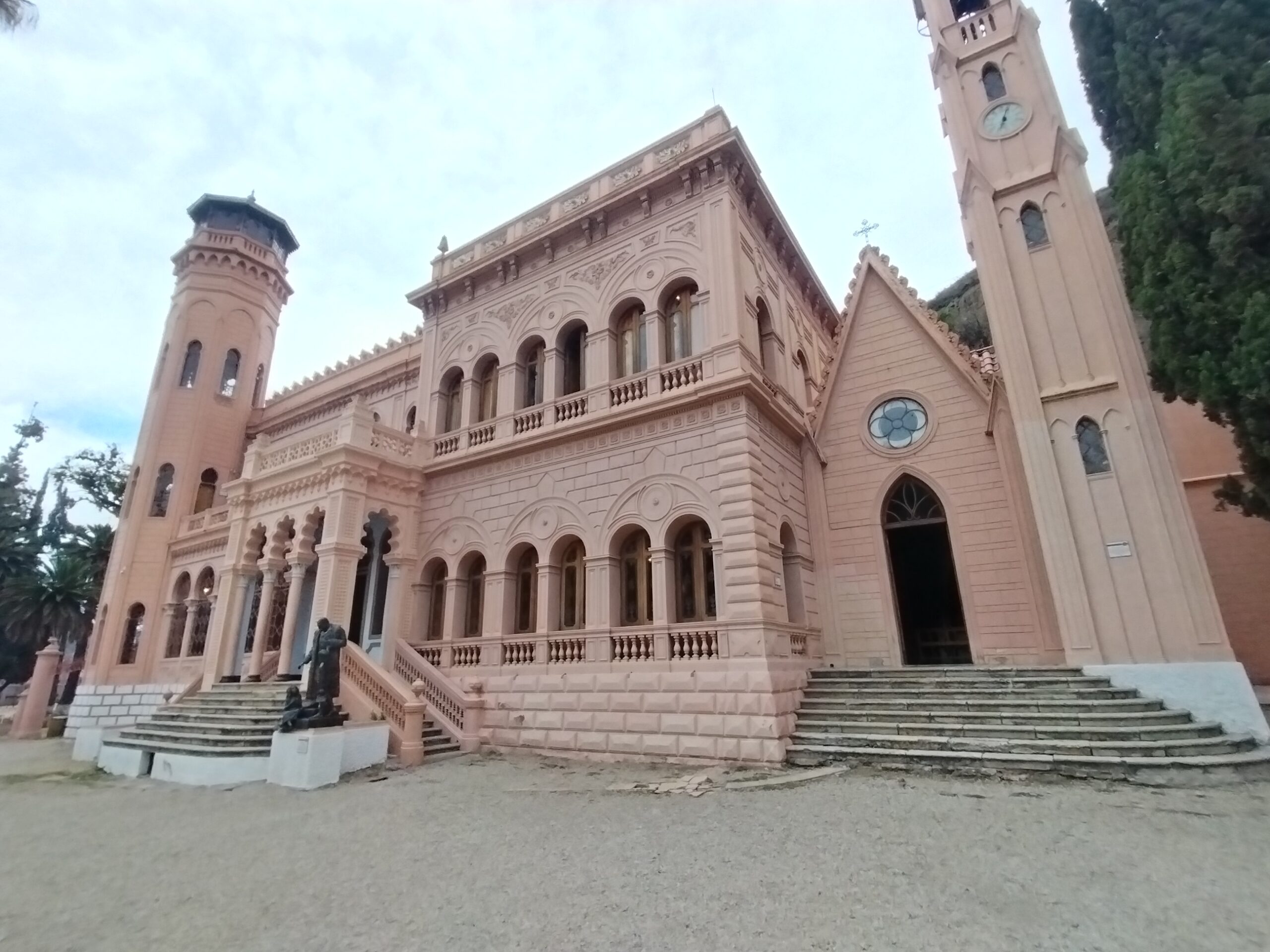 Fachada del Castillo de la Glorieta