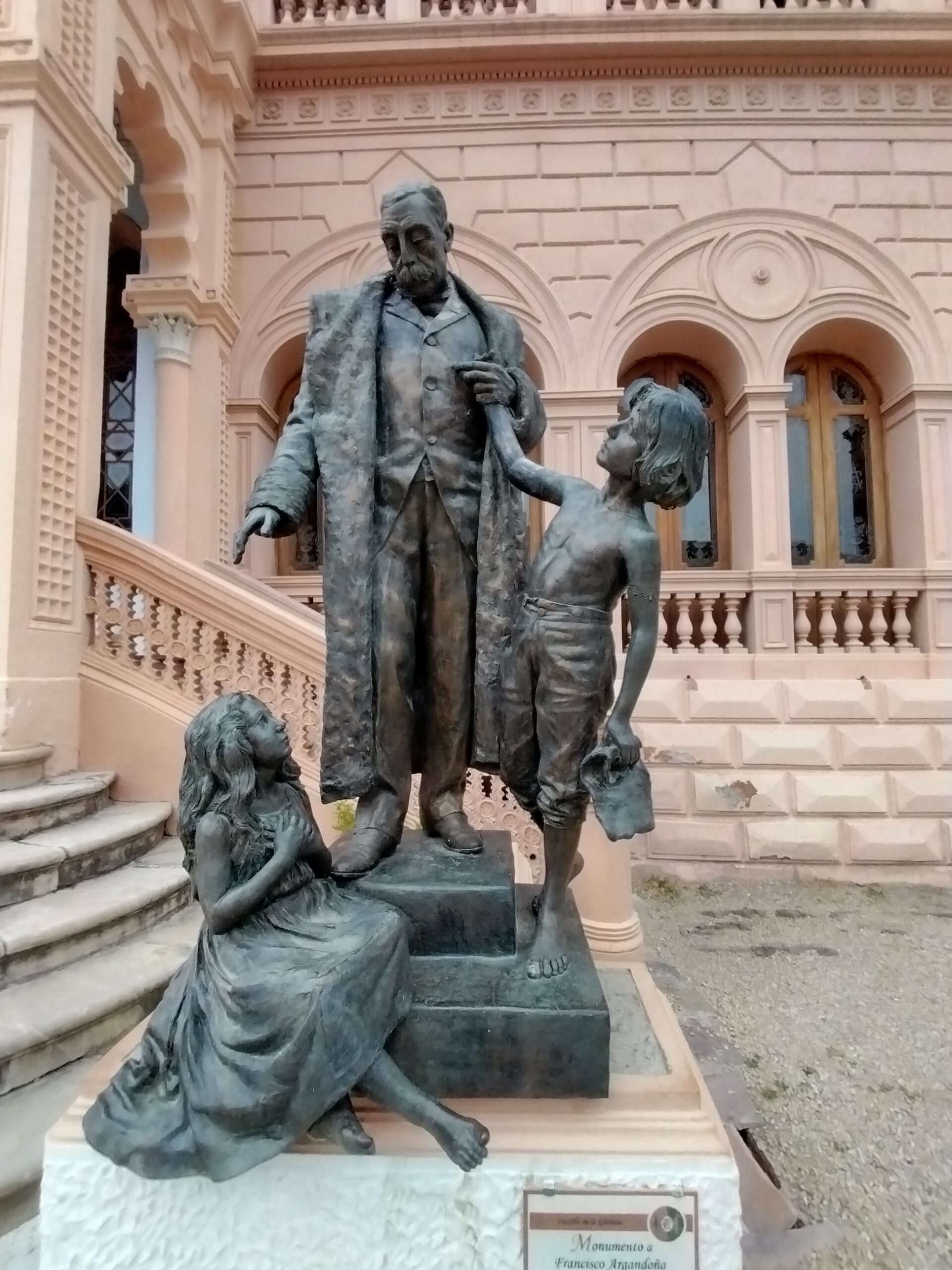 Estatua de Francisco Argandoña