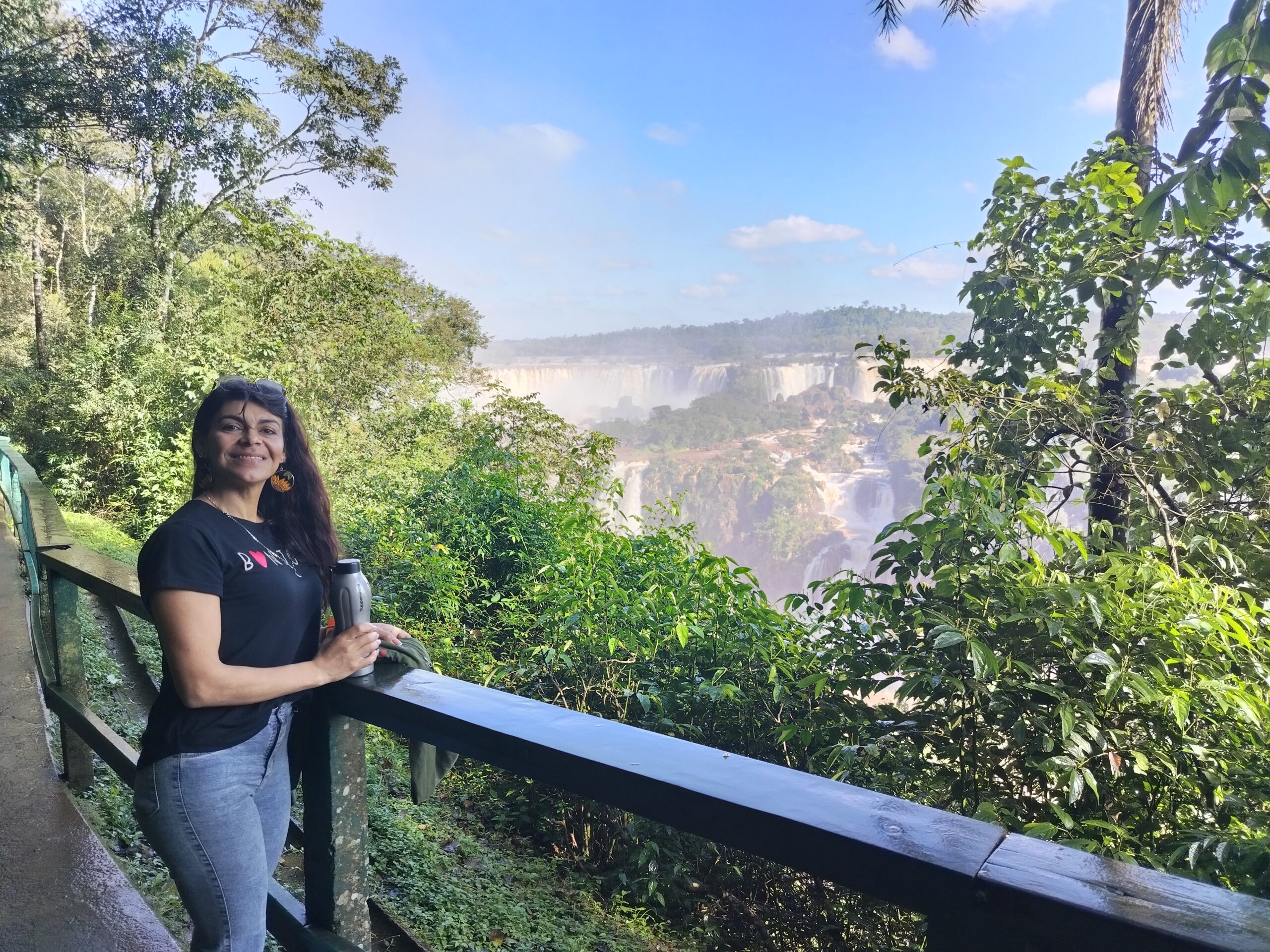 Vista amplia de las Cataratas del Iguazú