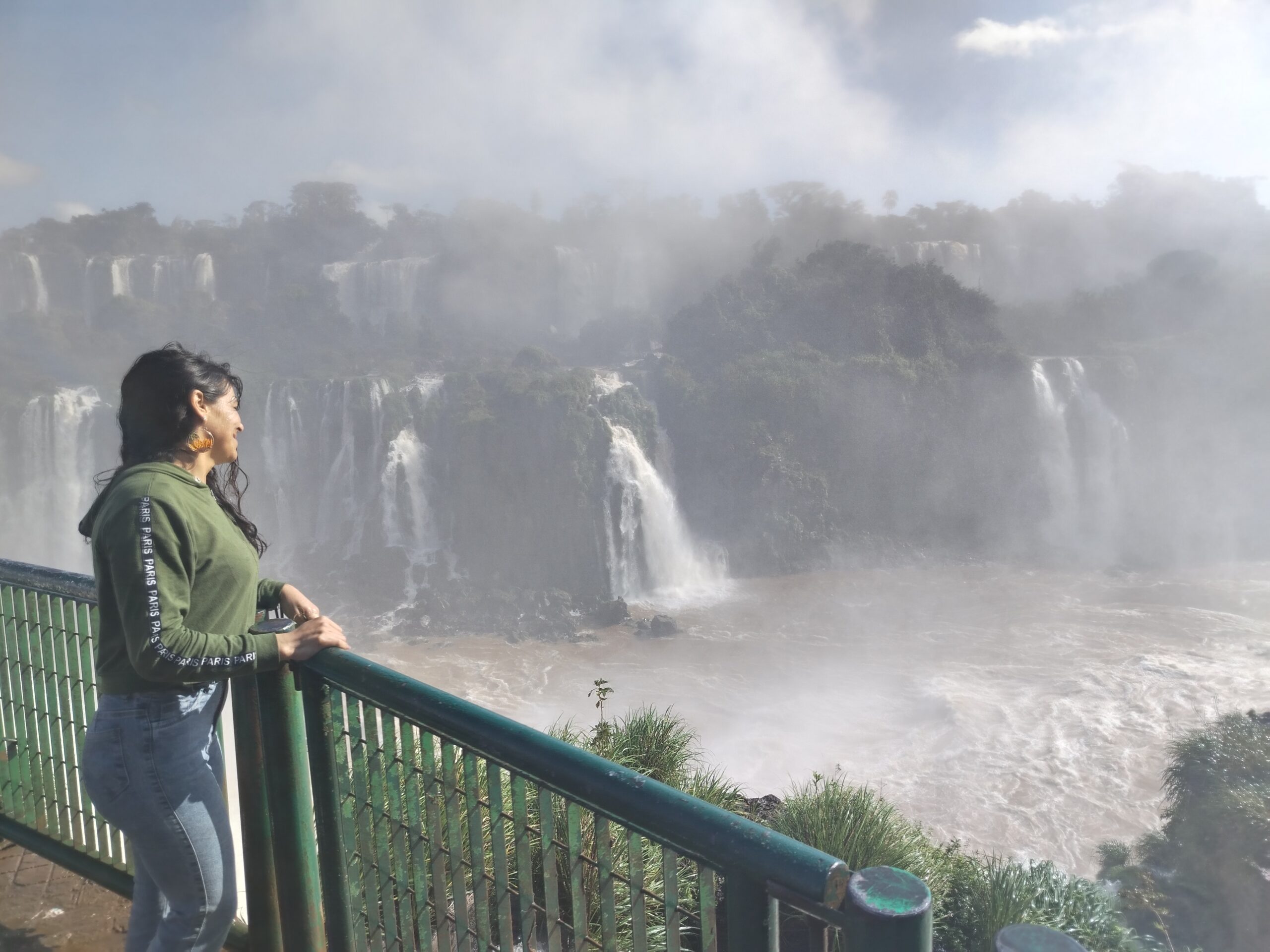 Pasarela y vapor de agua en las Cataratas del Iguazú